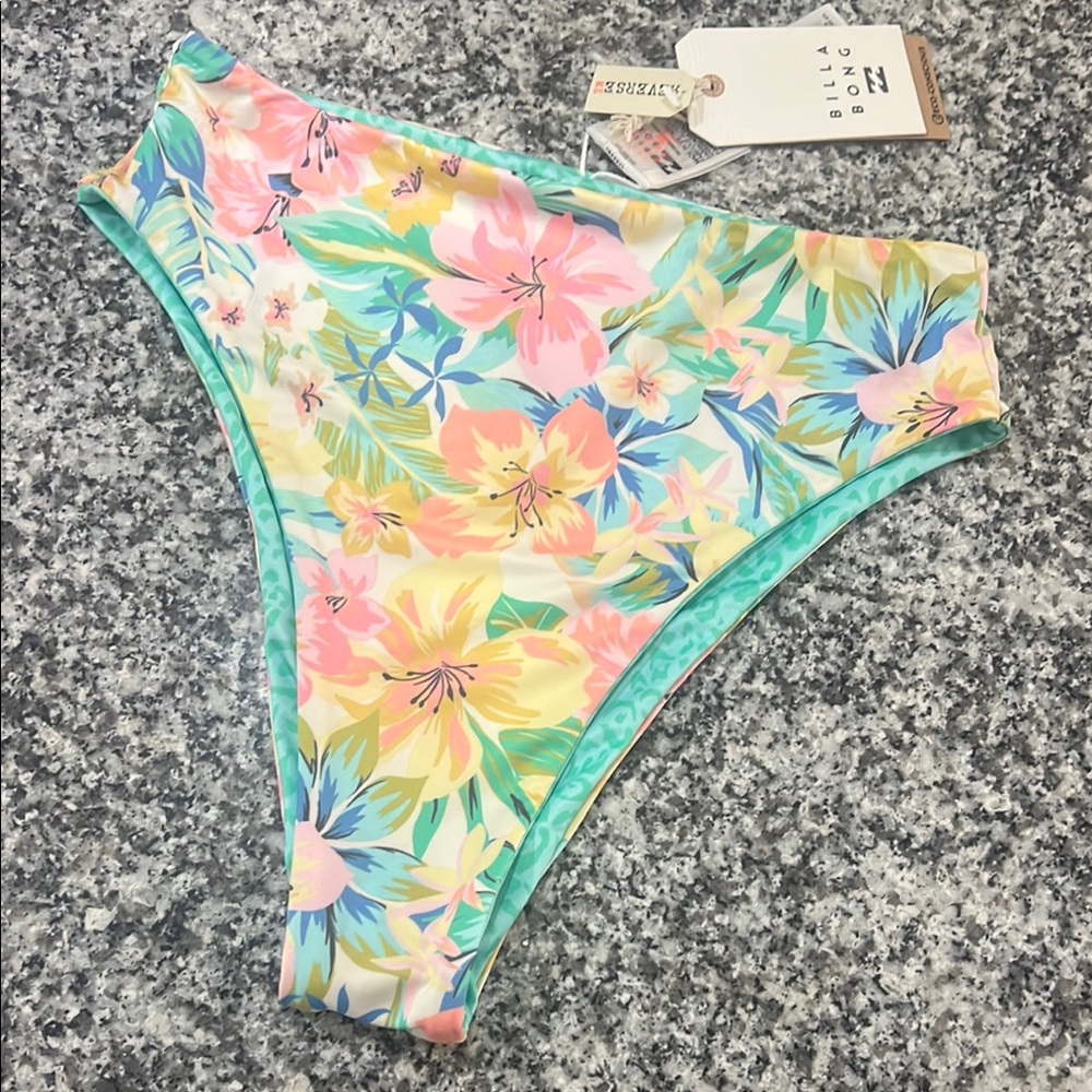 Billabong reversible swim bottom, XS/S, floral then leopard NWT 🩷🩵🩷🩵